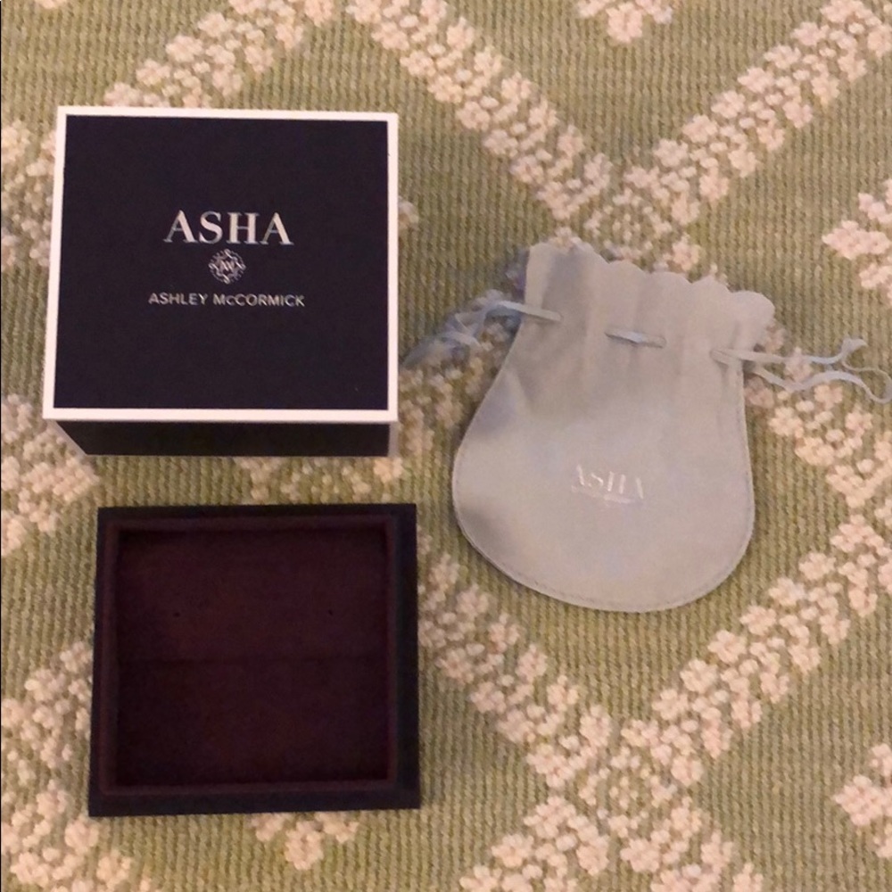 Asha jewelry (earring)  box and case